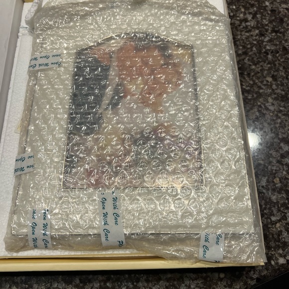 Lenox frame - Picture 2 of 4